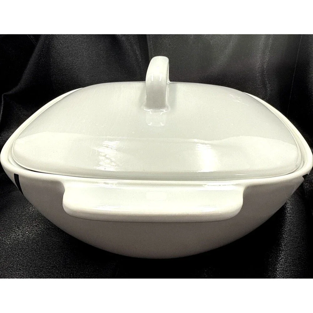 Corelle Coordinates Black Simple Lines Casserole Dishes W Lids 1.5qt and 2.5 qt